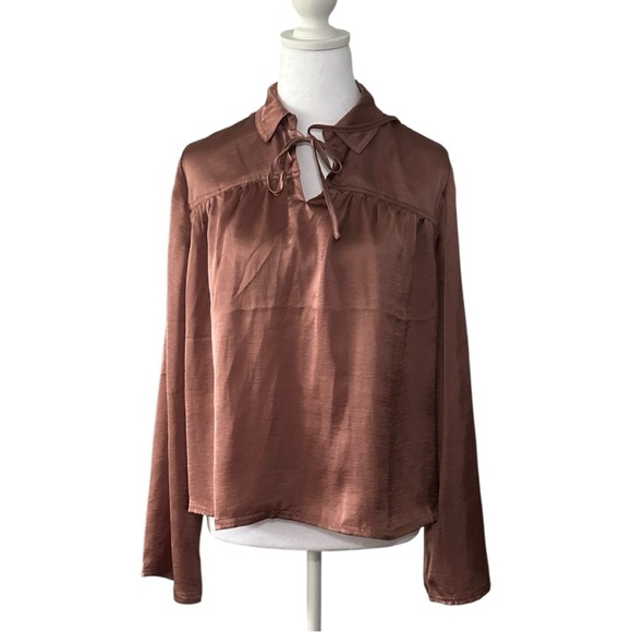 Brown Tie Front Blouse with Peter Pan Collar Medium - Picture 1 of 3